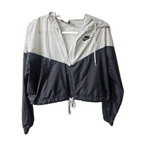 Nike Windbreaker Cropped half zip Jacket size Medium